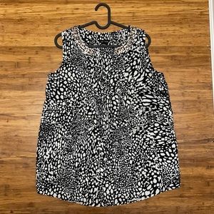 Jessica Black and white tank top style Blouse